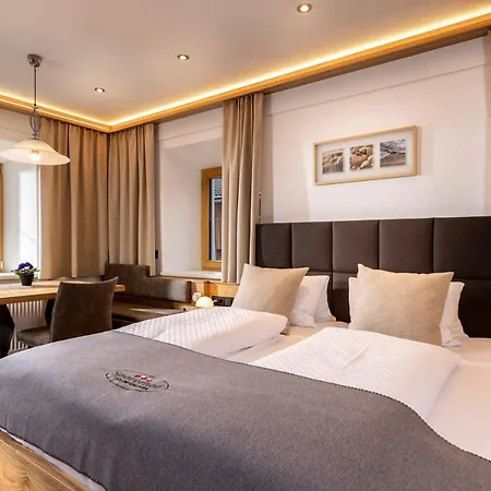 Sporerhof Dolomitenlogen 公寓 *