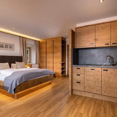 Sporerhof Dolomitenlogen 公寓