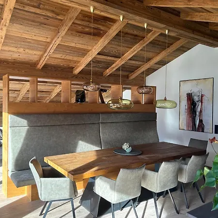 Sporerhof Dolomitenlogen 公寓 *